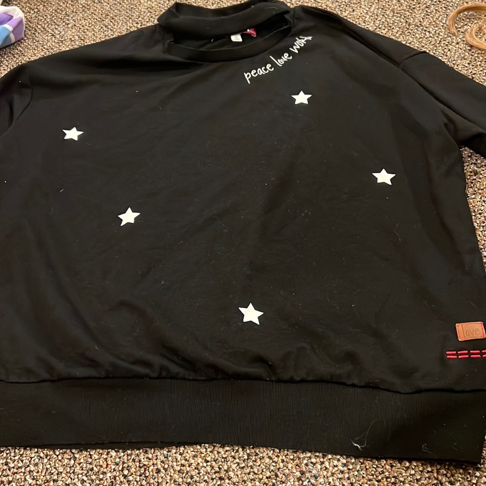 PEACE LOVE WORLD SWEATSHIRT
